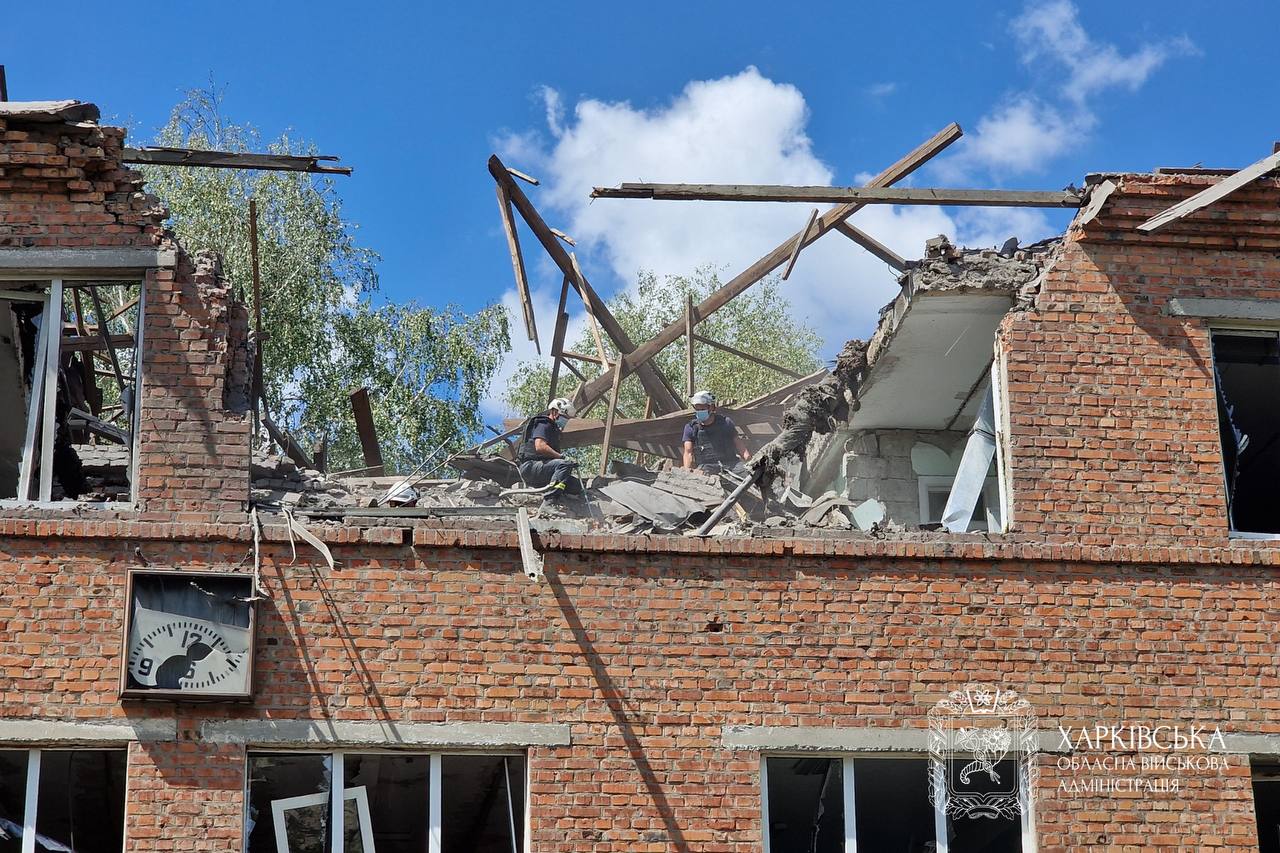 Попали в тубдиспансер: россияне ударили по Харькову КАБом. Фото: ХОВА