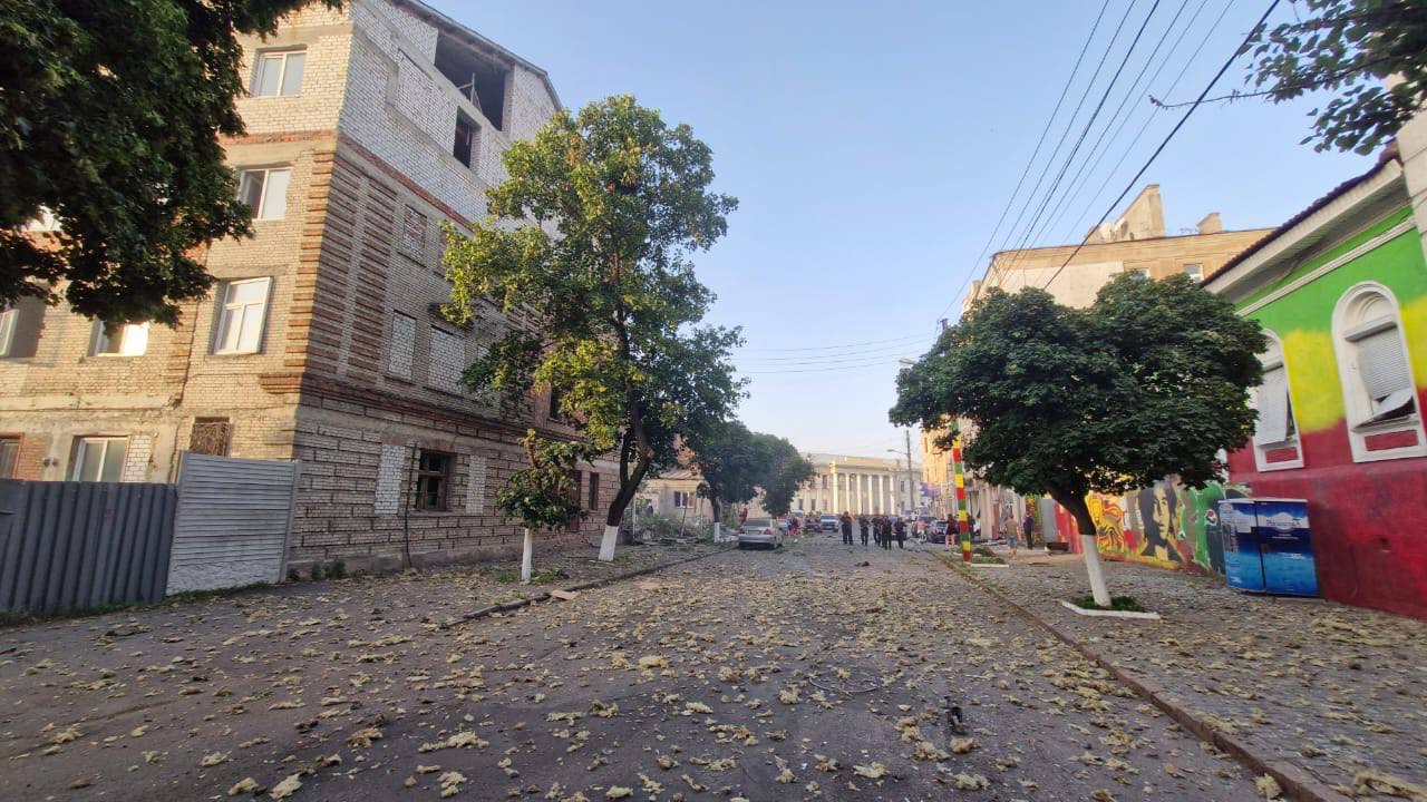 Харків атакували бпла: пошкоджено пологовий будинок, є постраждалі. Фото: ХОВА