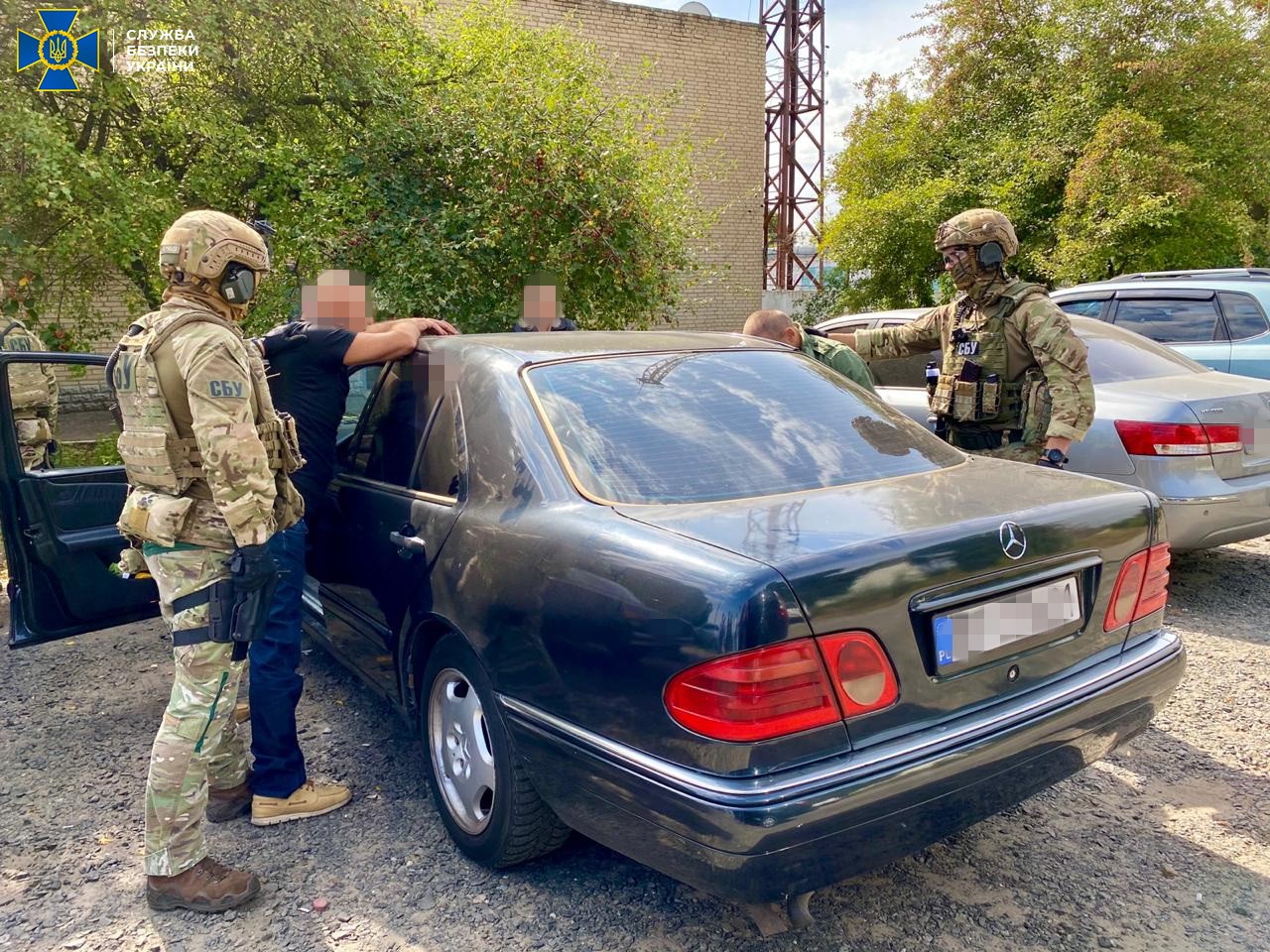 За 5000$: харьковчанин продавал россиянам поддельные украинские паспорта фото 1