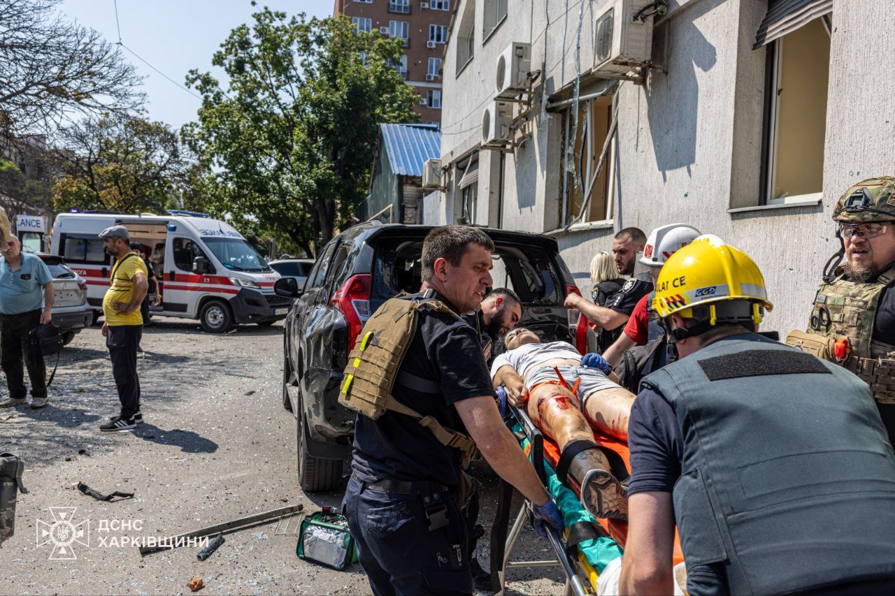 Харків знову під ударом БпЛА: є прильоти у житлових масивах міста. Фото: ДСНС