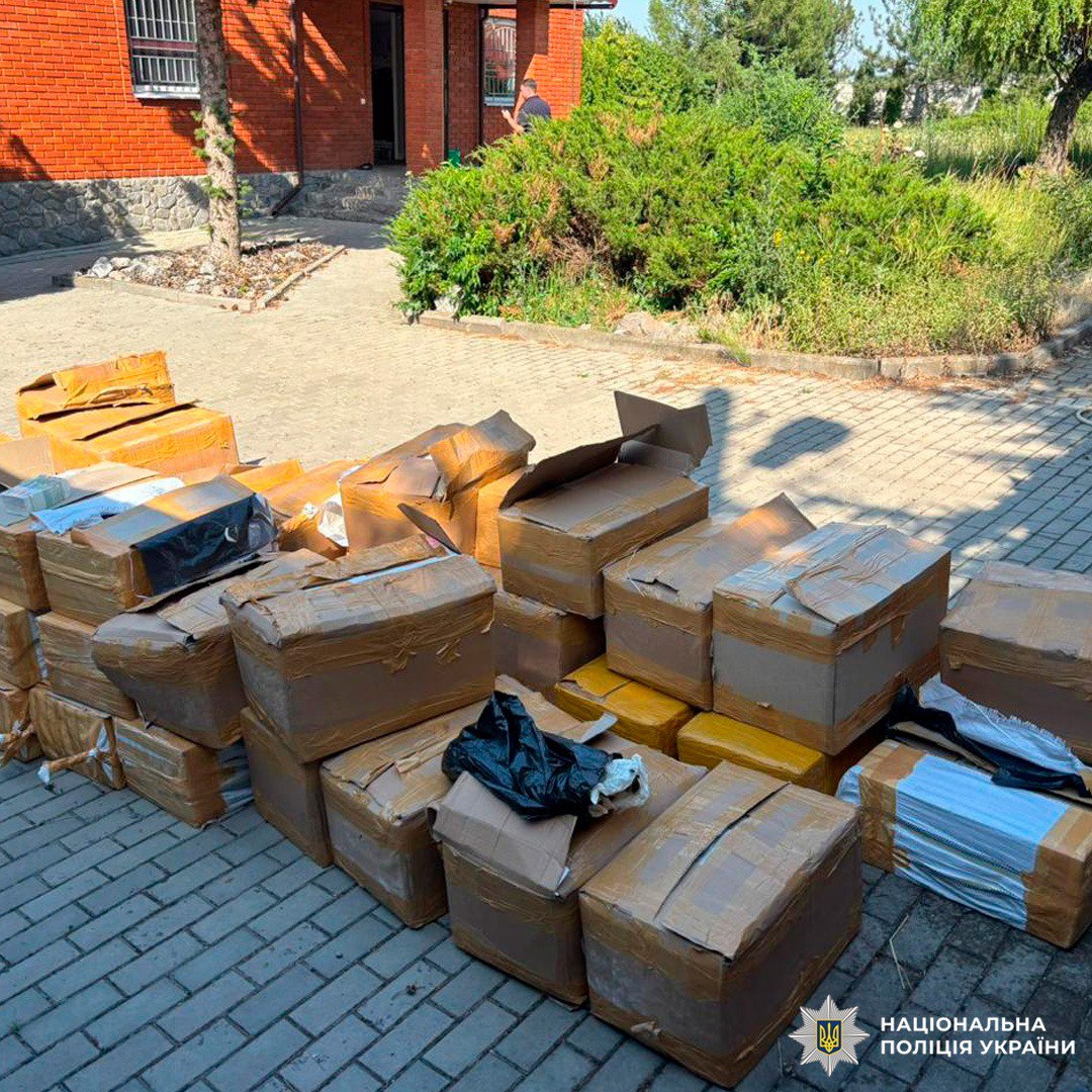 На Харківщині викрили масштабне підпільне виробництво акцизних марок. Фото: Нацполіція