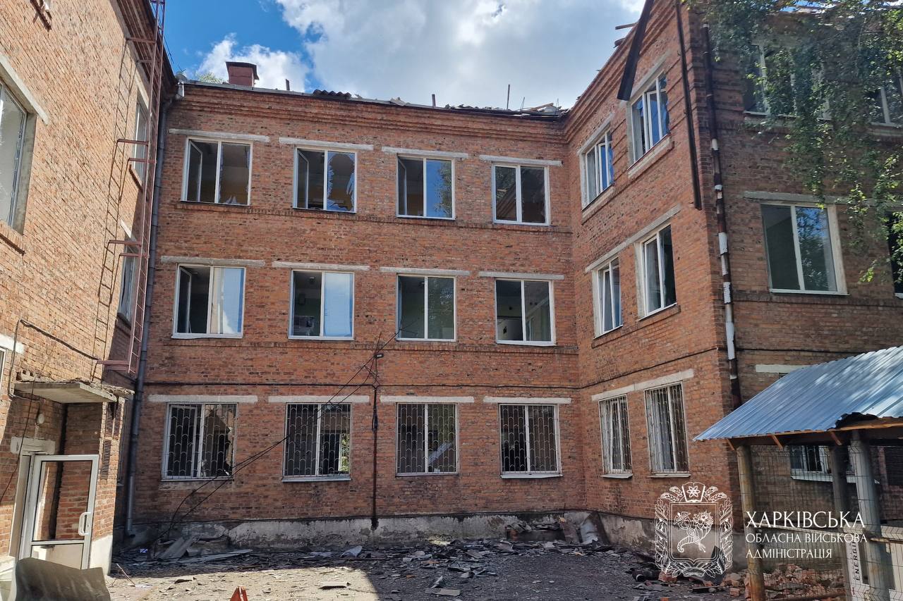 Попали в тубдиспансер: россияне ударили по Харькову КАБом. Фото: ХОВА