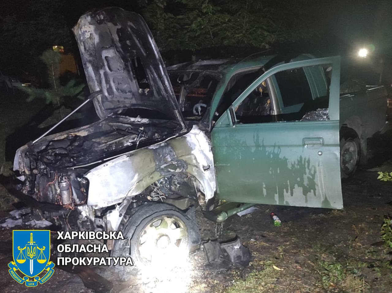 В Харькове подростки поджигали машины военных за деньги. Фото: Харьковская облпрокуратура