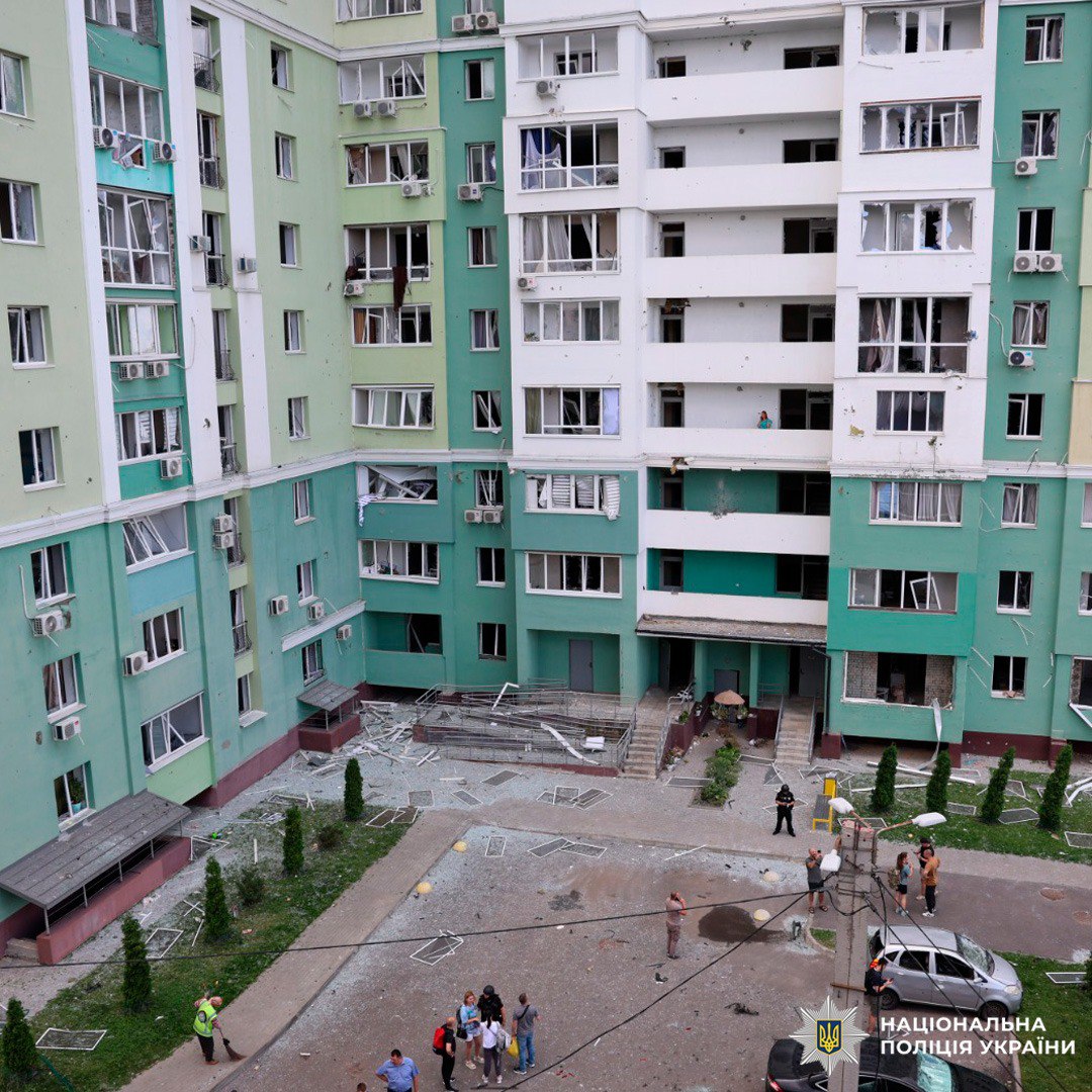 Авіаудар по Харкову: більше 40 постраждалих, серед них — вагітні і немовлята. Фото: Нацполіція