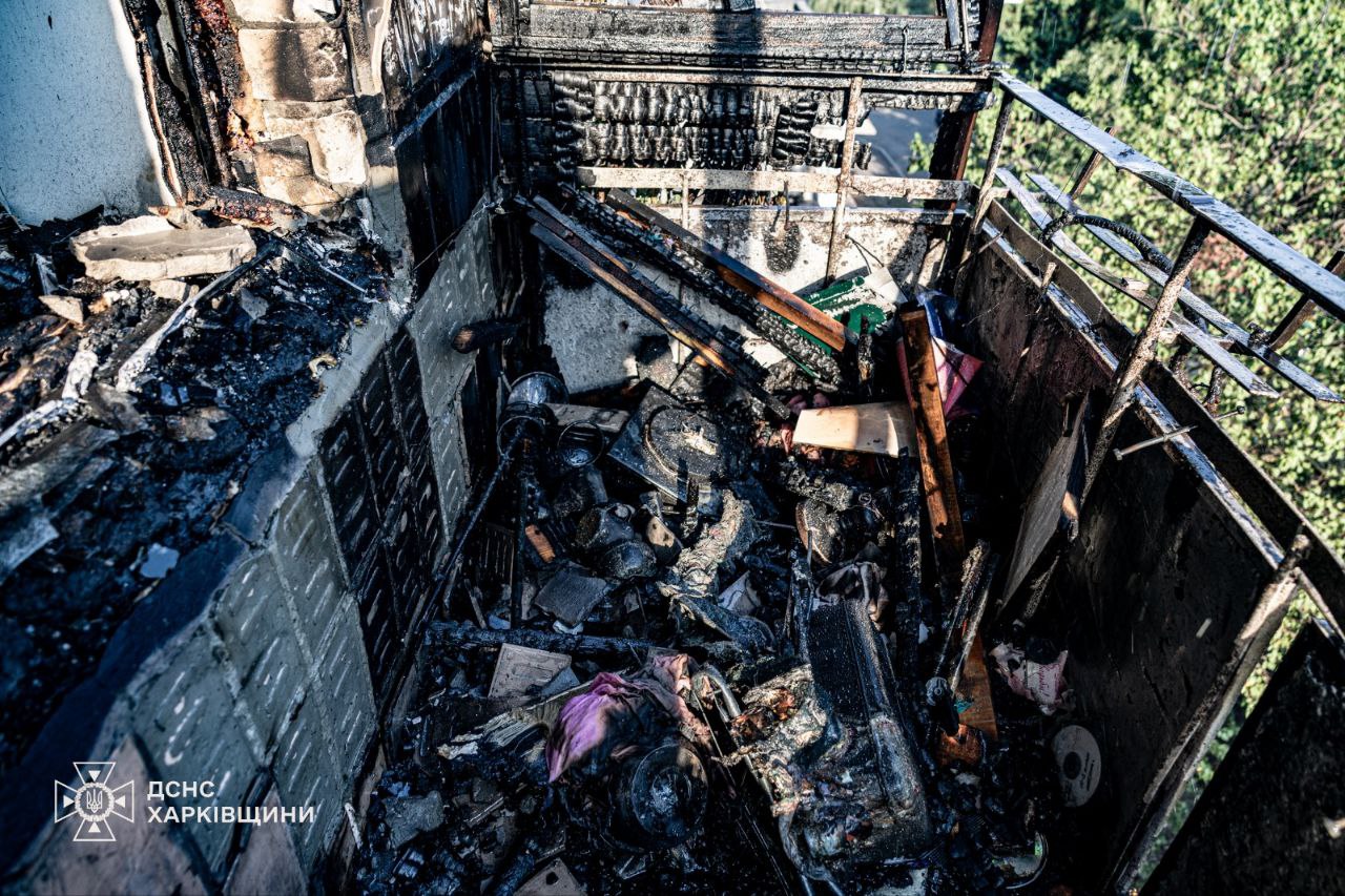 В Харькове горела многоэтажка: спасена женщина. Фото: ГСЧС