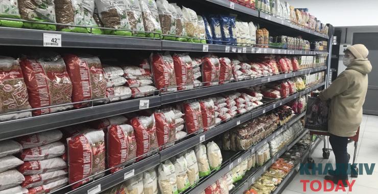 Отдел круп в супермаркете "Класс". Фото: KHARKIV Today 