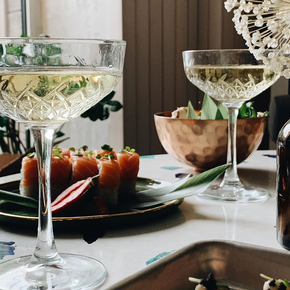 Суши и вино. Фото: Суші та Вино/facebook