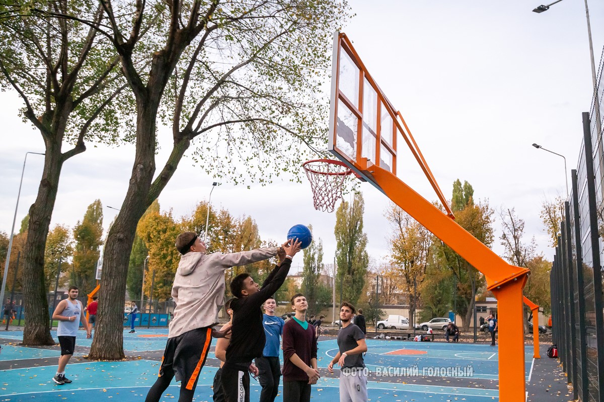Монатик, летний джаз, классика в саду, "Поколение 90-х": куда пойти в Харькове на этой неделе фото 9 8