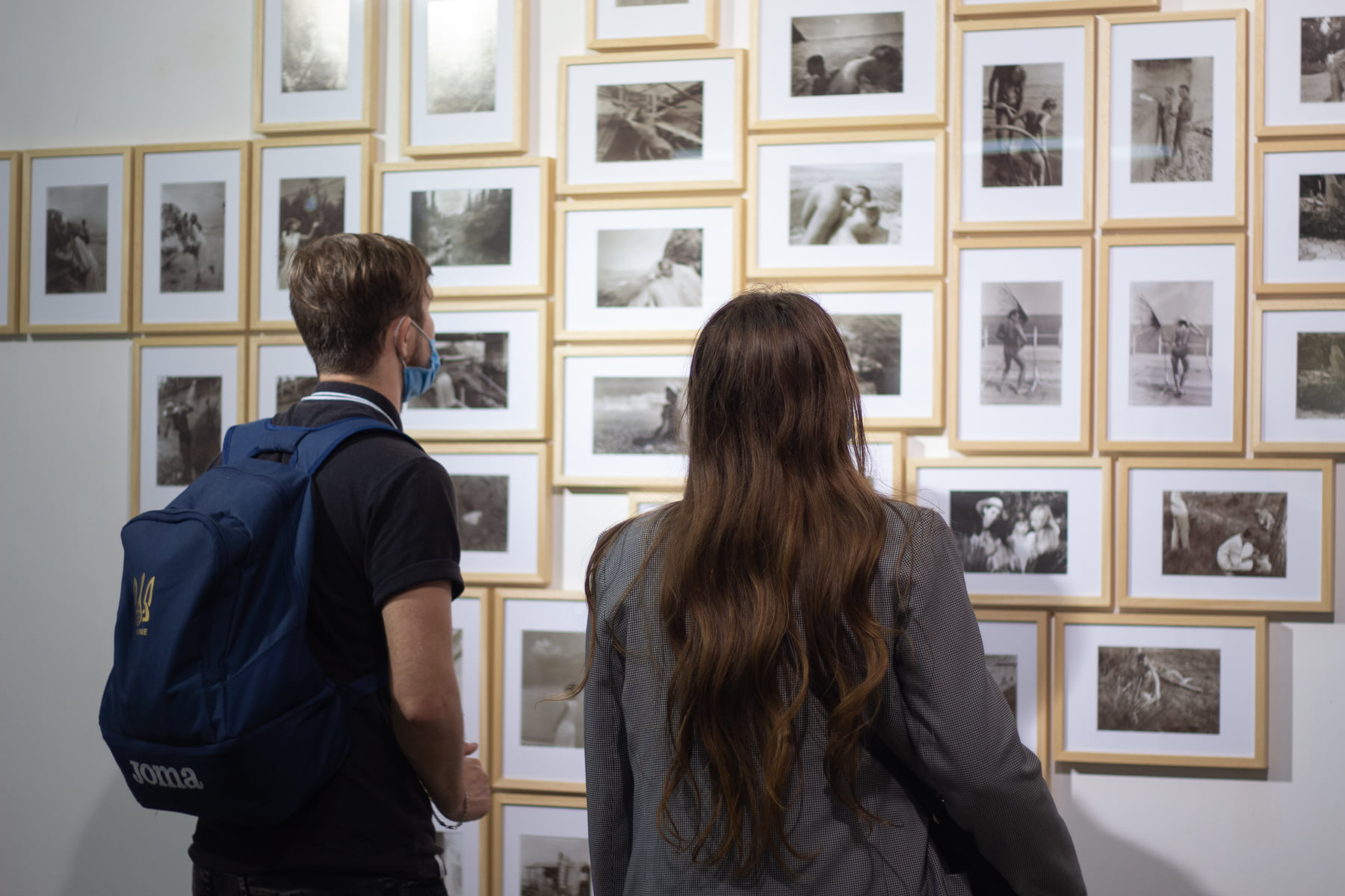 Выставка Харьковской школы фотографии "Автор в игре": фото 1