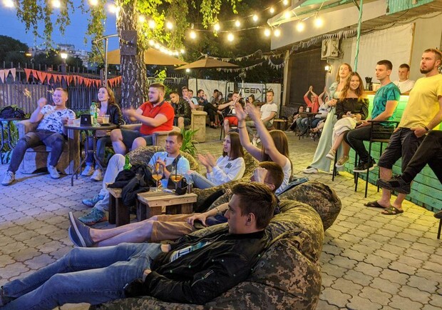 Вечер кино под открытым небом