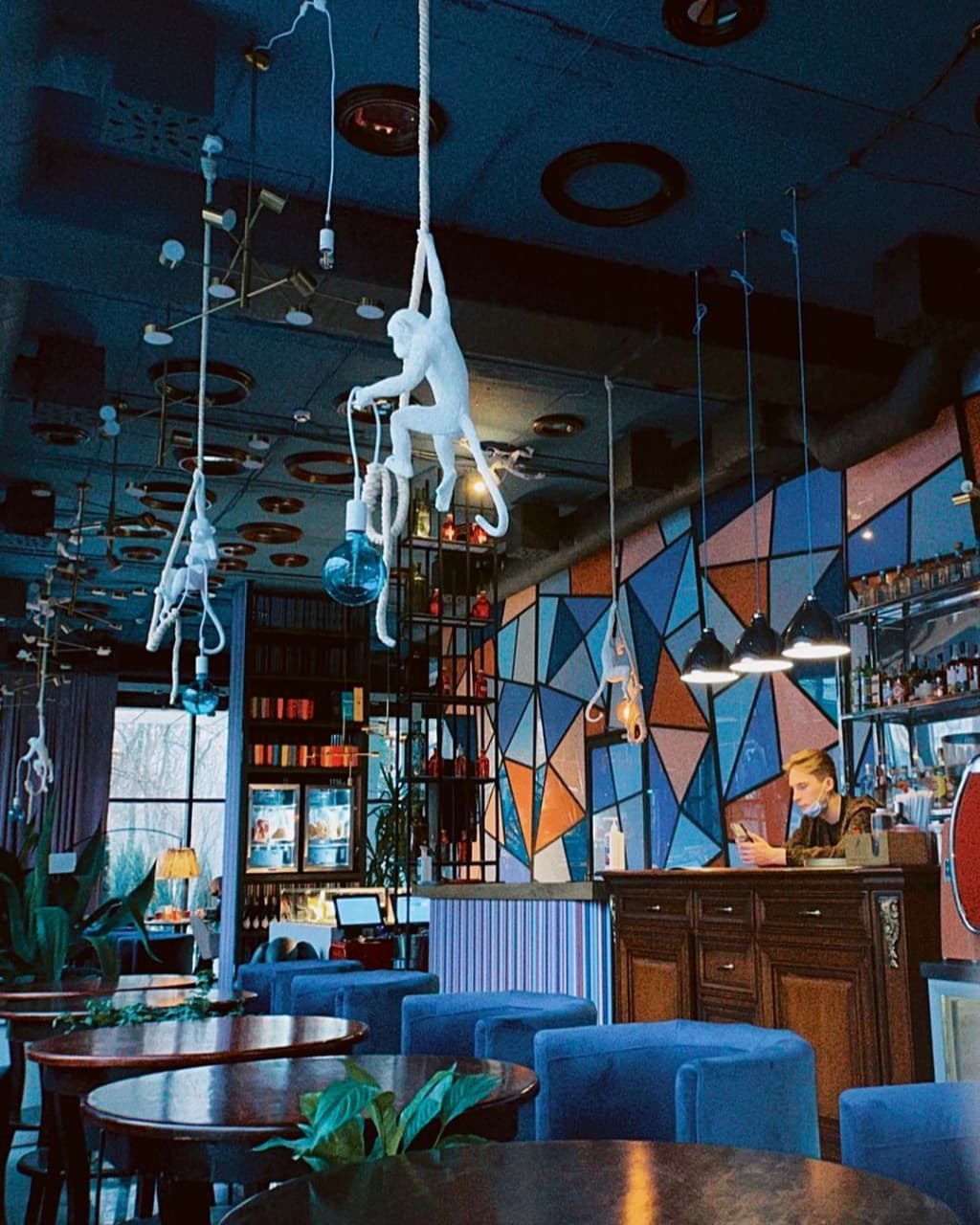 Новые рестораны Харькова 2021. 23 Monkeys pre-party bar.
