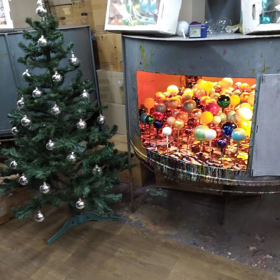 Экскурсия на фабрику елочных игрушек.