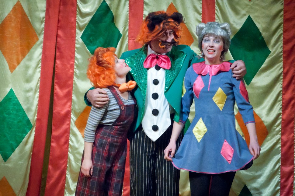 "Кошкин дом" в ТЮЗе