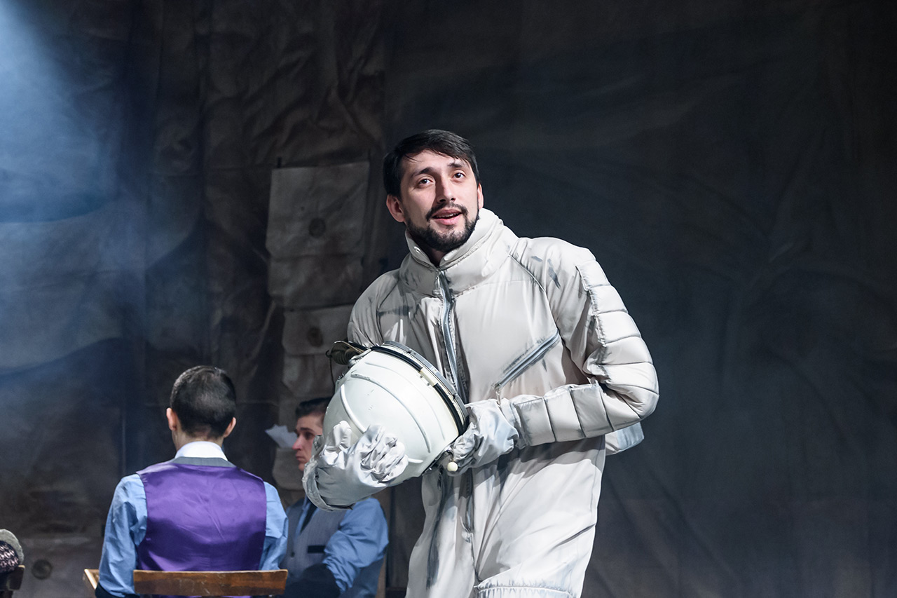 Спектакль "Замок" в театре Шевченко