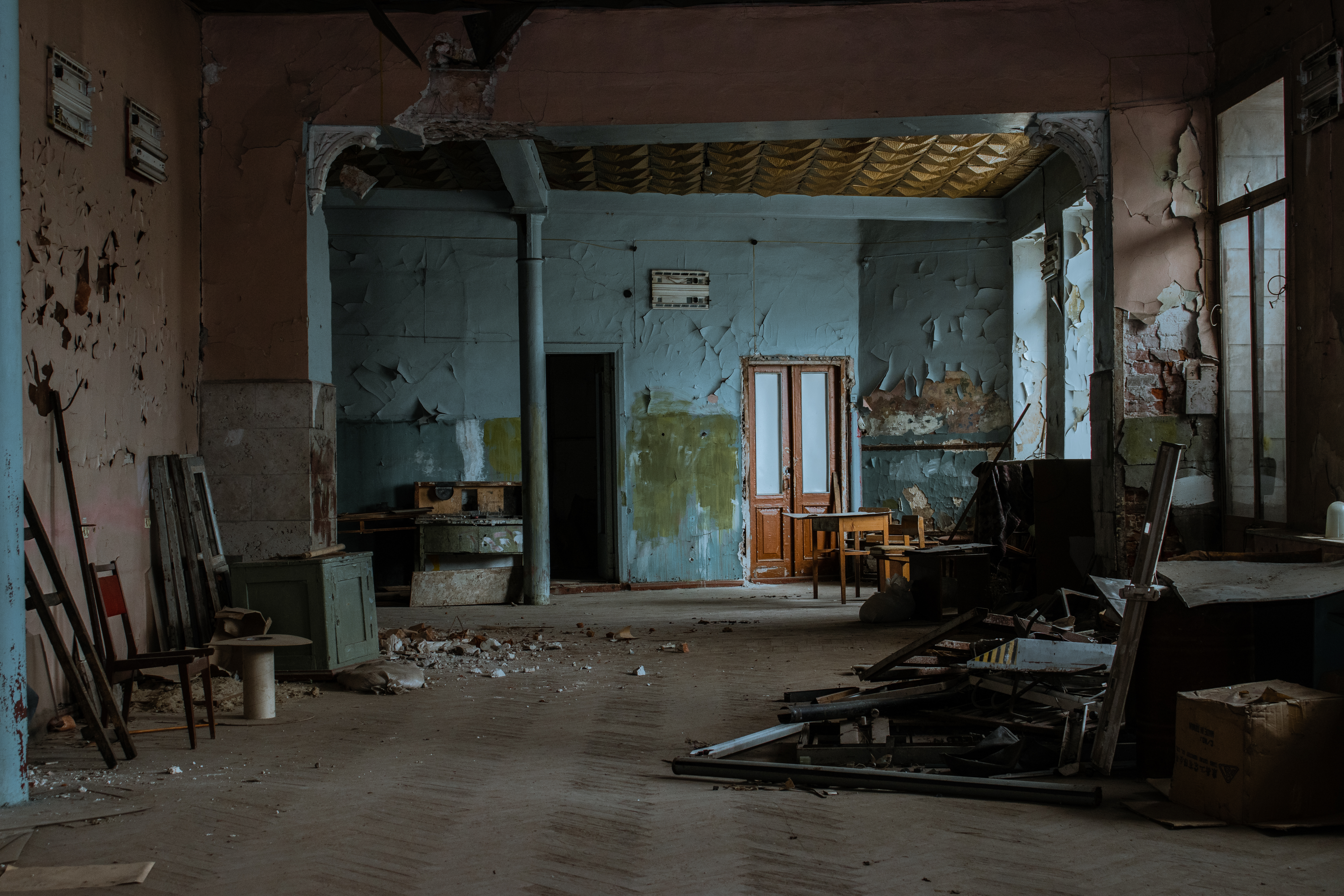 Фойе бывшего кинотеатра имени Карла Маркса.