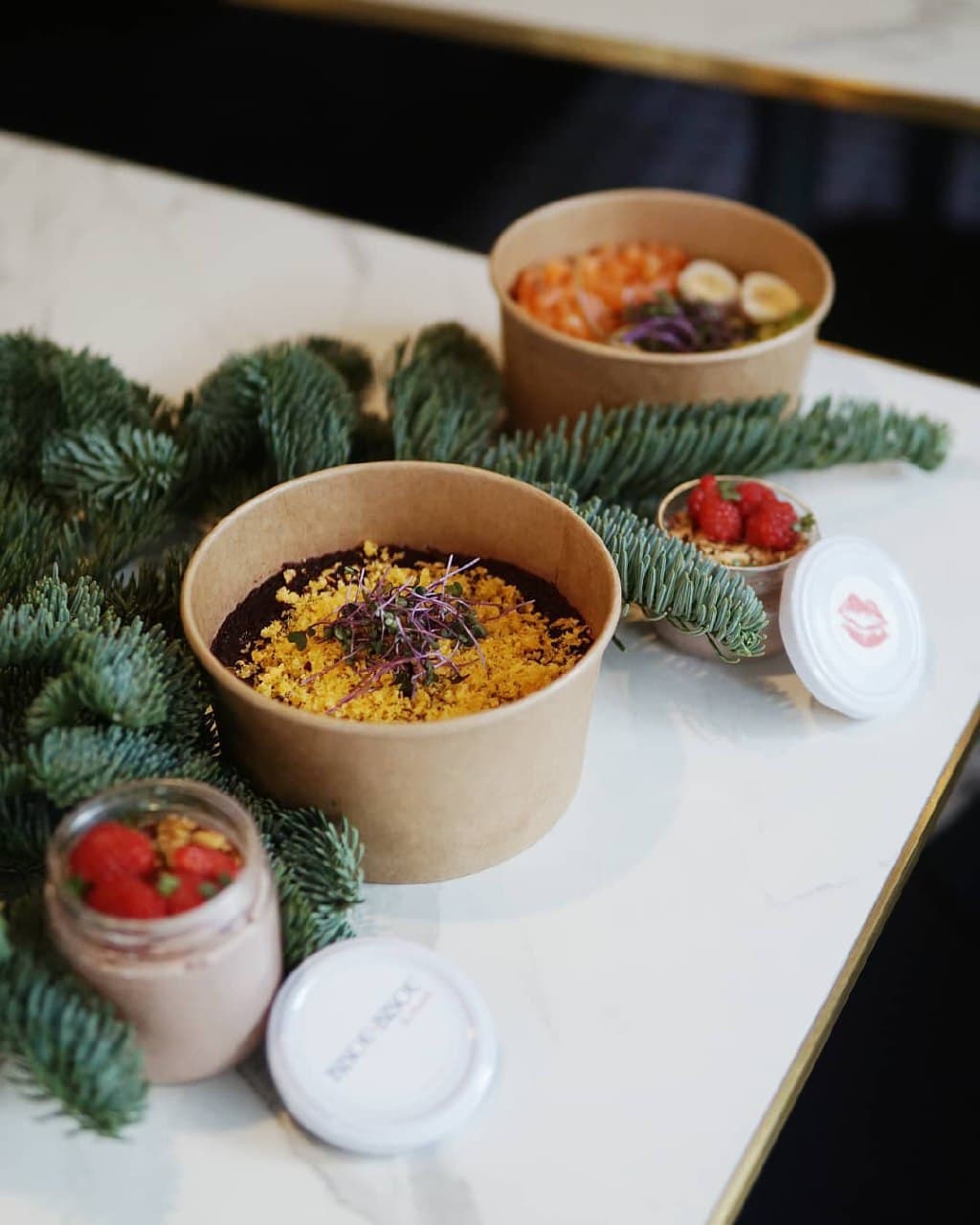 Баранья нога и вегетарианская шуба: какие новогодние блюда в Харькове можно заказать из ресторанов с доставкой  фото 8 7