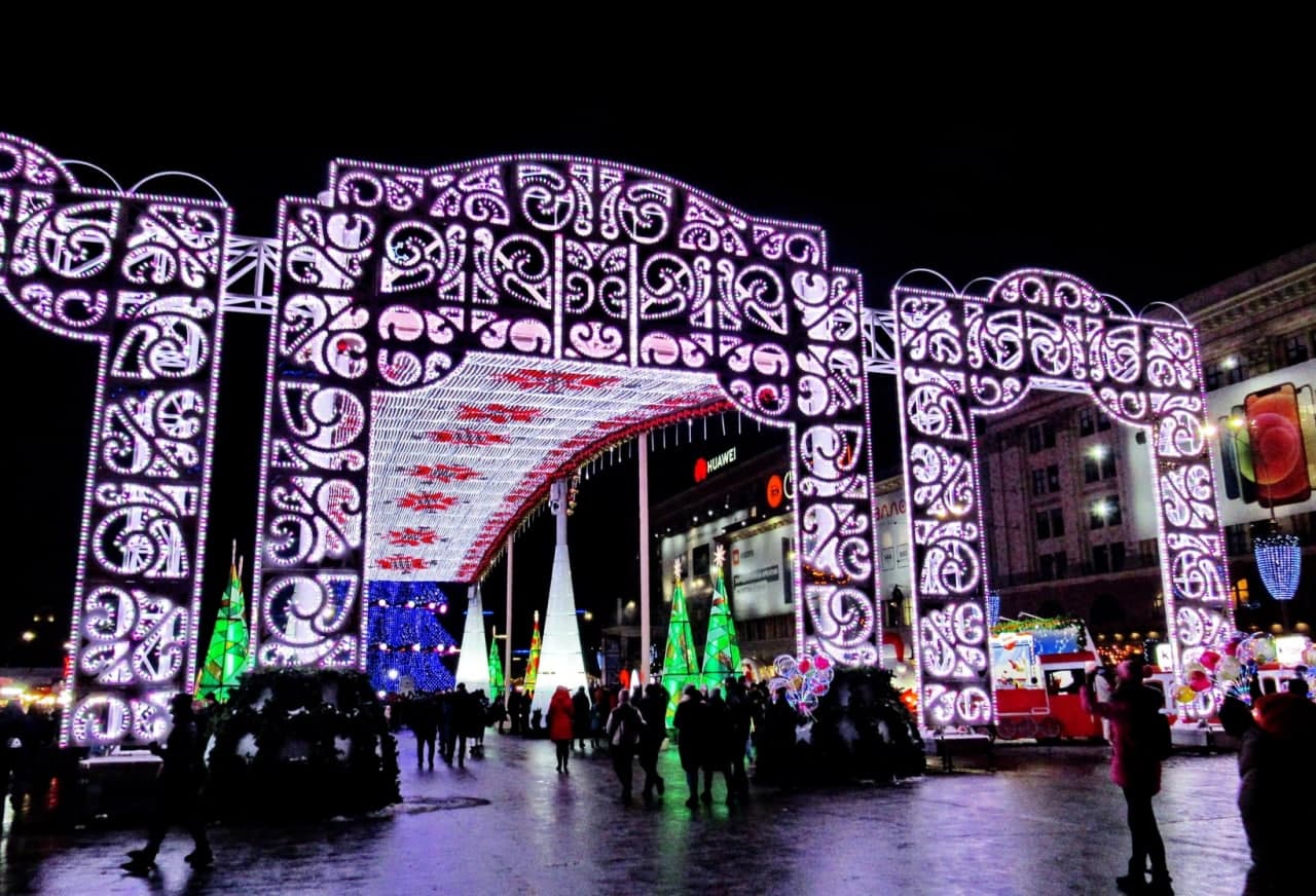 Новогодний городок и ярмарка на площади Свободы: фото 2