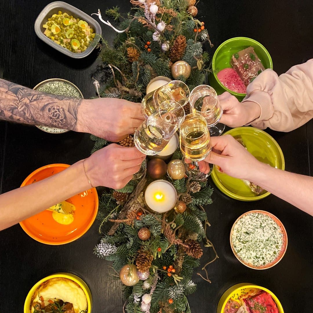 Баранья нога и вегетарианская шуба: какие новогодние блюда в Харькове можно заказать из ресторанов с доставкой  фото 2 1