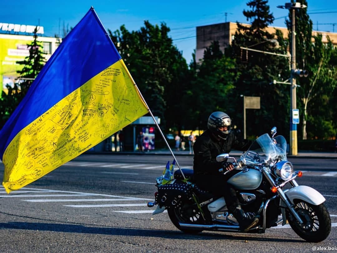 Вечеринка с вином и винилом, экскурсия в Гомольшанский парк, кино на воздухе: куда пойти на выходных в Харькове фото 3 2