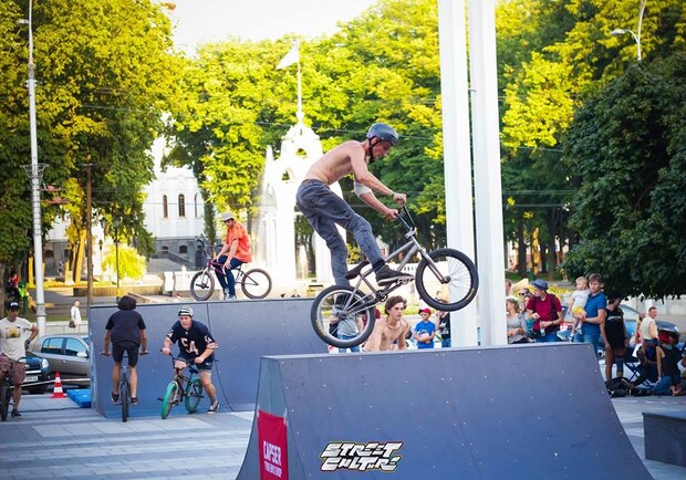 Пол Льюис, Дизайн-маркет, Хор Одиноких Сердец Сержанта Пеппера: какие мероприятия пройдут в Харькове на выходных фото 5 4