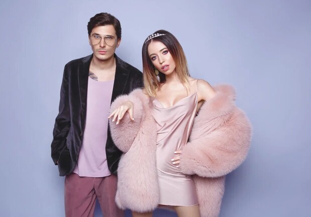 Время и стекло во Дворце студентов НЮУ