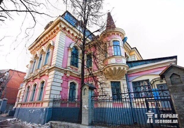 Особняк Сомова на Максимилиановской.