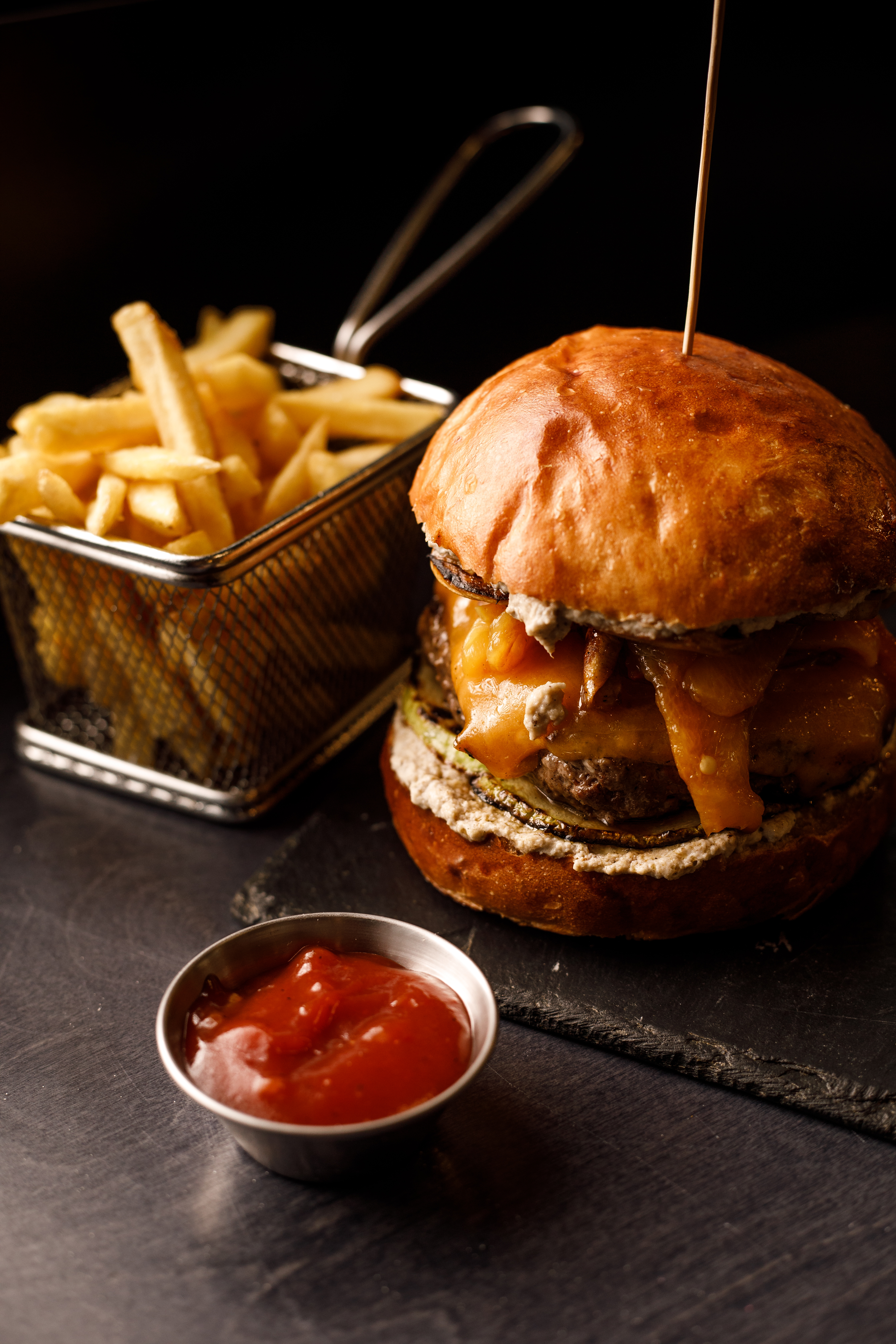 Котелок мидий по-тайски, хоспер-бургер и пицца "Креветка Jack": в Food City Market представили новое меню фото 9 8