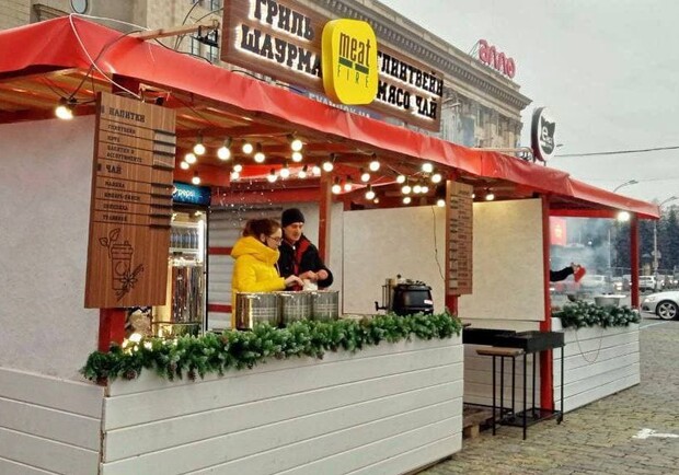 Новогодняя ярмарка на площади Свободы.