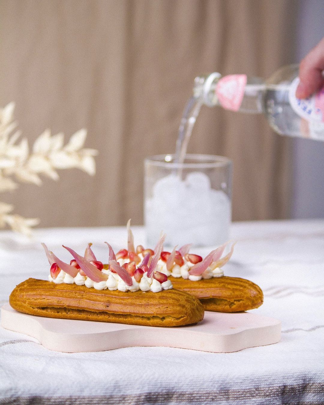 Эклер и вино. Новые кафе Харькова 2021.