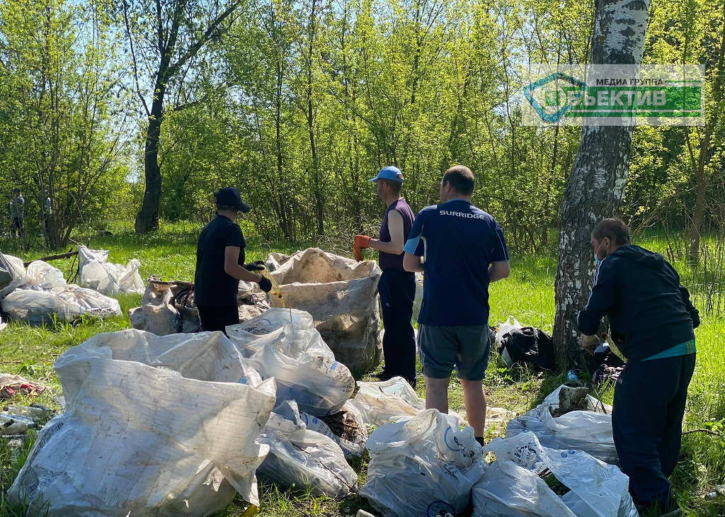 Целый остров из пластика: около сотни харьковчан почистили реку Уды от мусора  фото 3 2