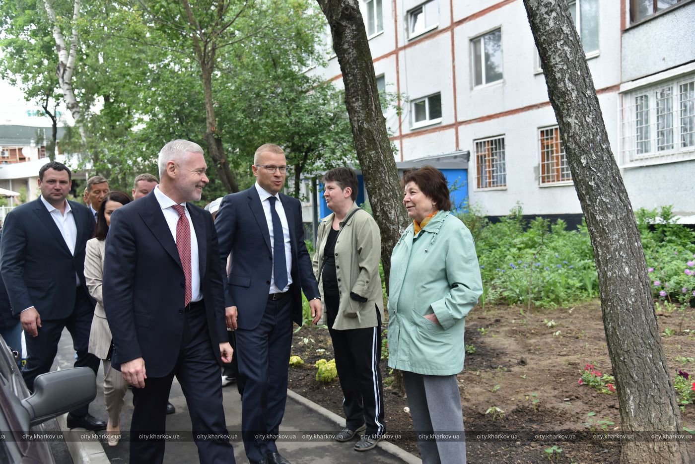 "Мини-парк Горького": на Алексеевке появилась новая зона отдыха (видео) фото 3 2