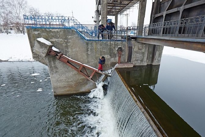 У гідропарку з води дістали труп із прив'язаним до рук вантажем фото 1