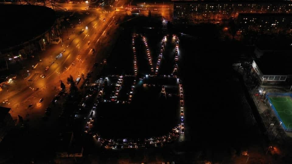 На 40 дней: в Харькове провели флешмоб в память о Кернесе фото 4 3