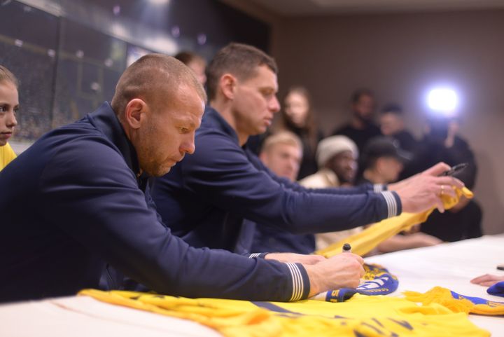 Игроки Металлиста встретились с болельщиками