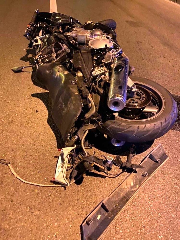 "Скорость была невменяемая": очевидцы рассказали подробности ДТП с мотоциклом на Новых домах фото 2 1