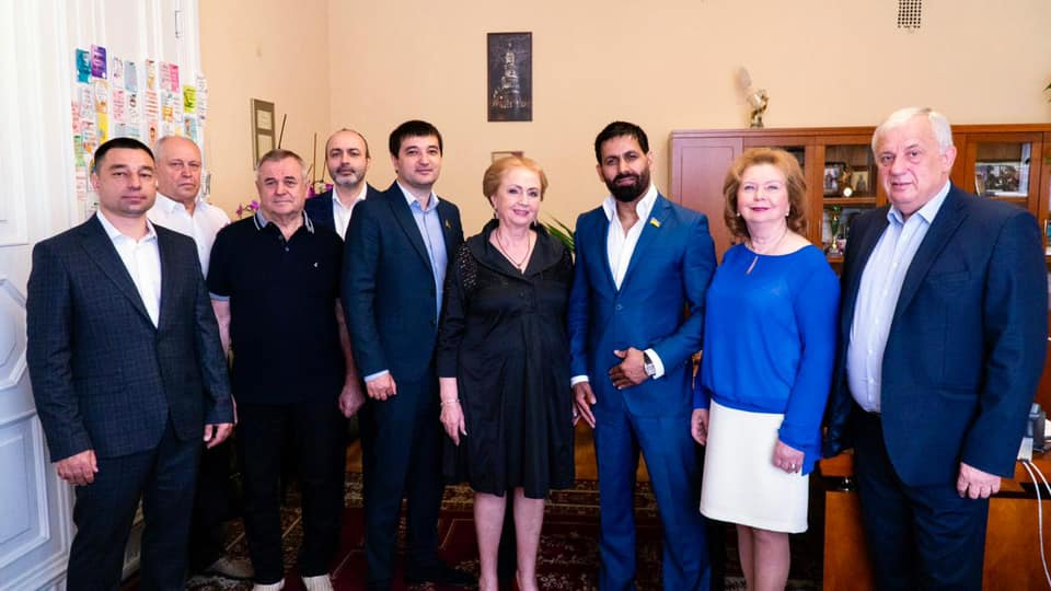 &ldquo;Тем, кто на передовой&rdquo;: в Харькове установят памятник погибшим от коронавируса медикам фото 1