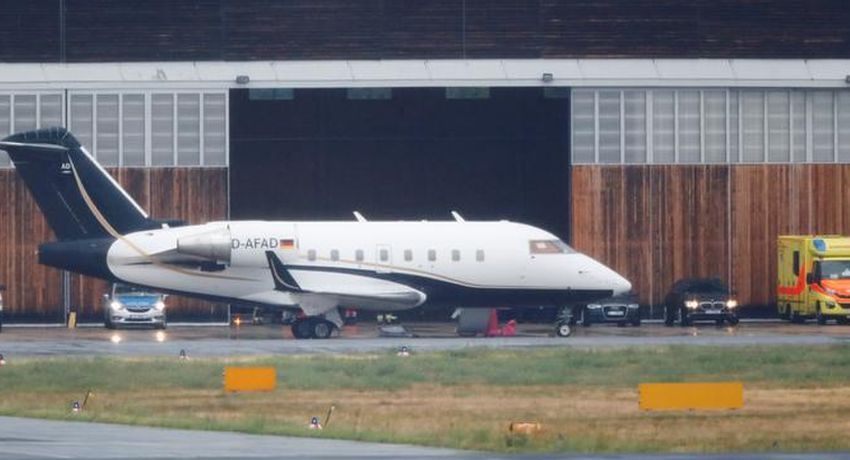 "Не нашли машины для пациента с патологией": Кернеса везли в аэропорт на скорой из Полтавы, — волонтер фото 1