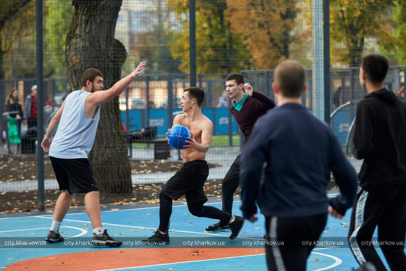 Паркур-трасса, скейт-парк, памп-трек: на бульваре Юрьева открыли урбан-парк фото 2 1
