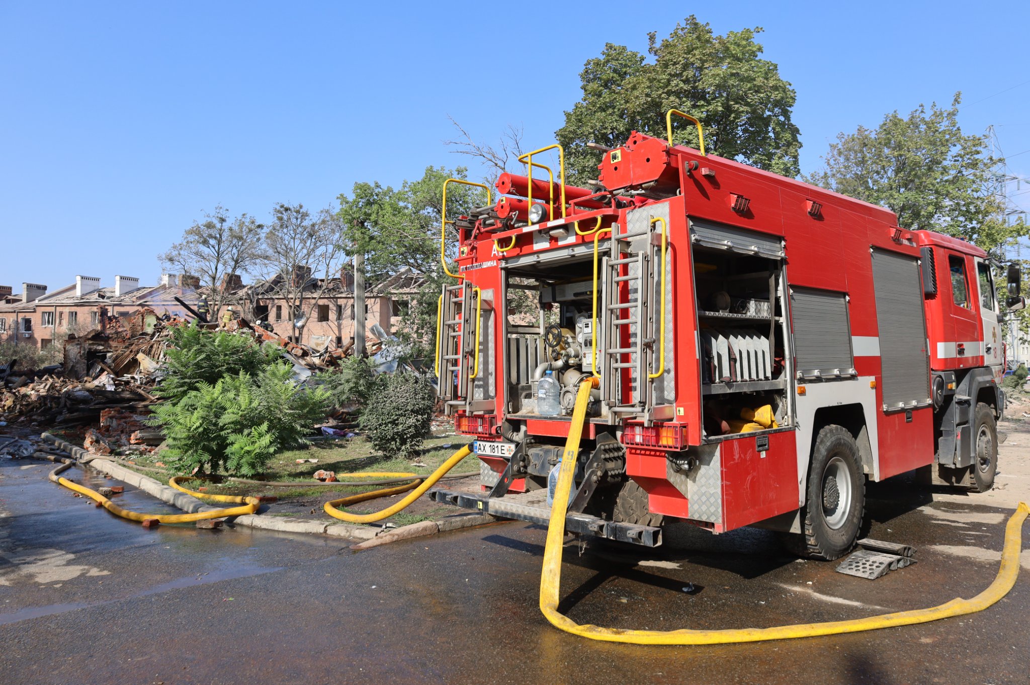 Що залишилось від гуртожитку у Харкові після удару "Іскандером" (фото) фото 7 6