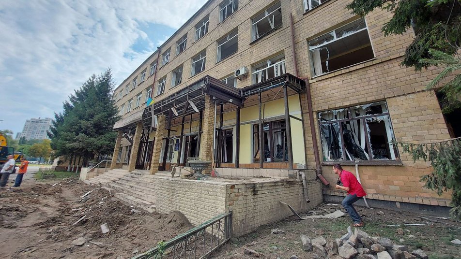 Ракета РФ разбила теплотрассу в Харькове фото 6 5