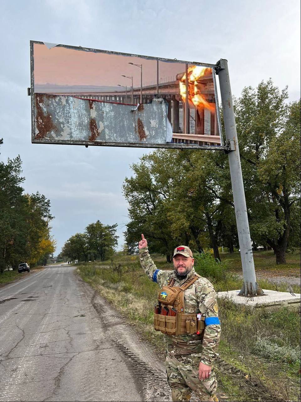 Как в Сети шутят о взрыве на Крымском мосту: подборка мемов фото 11 10