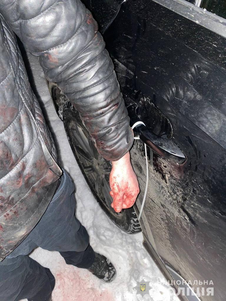 Увезли в лес и избивали: в Харькове бандиты похитили бизнесмена и требовали 1,5 миллиона гривен.