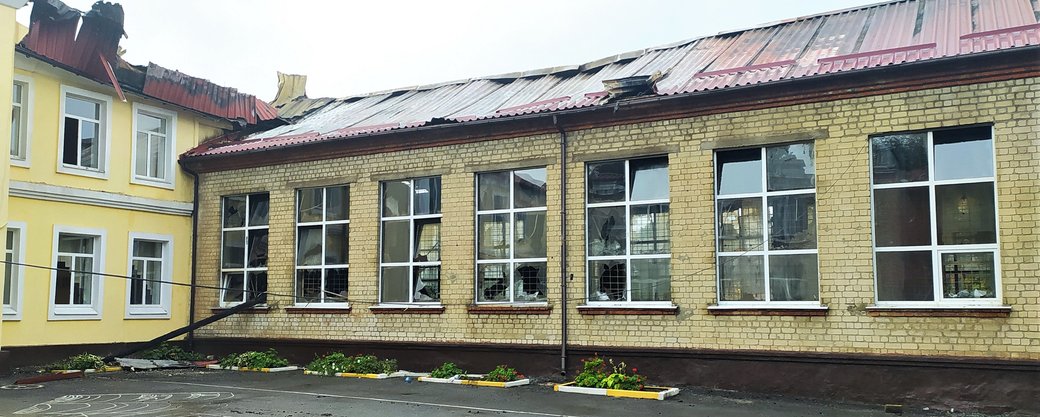 Замкнуло электропроводку: под Харьковом &mdash; масштабный пожар в школе фото 2 1