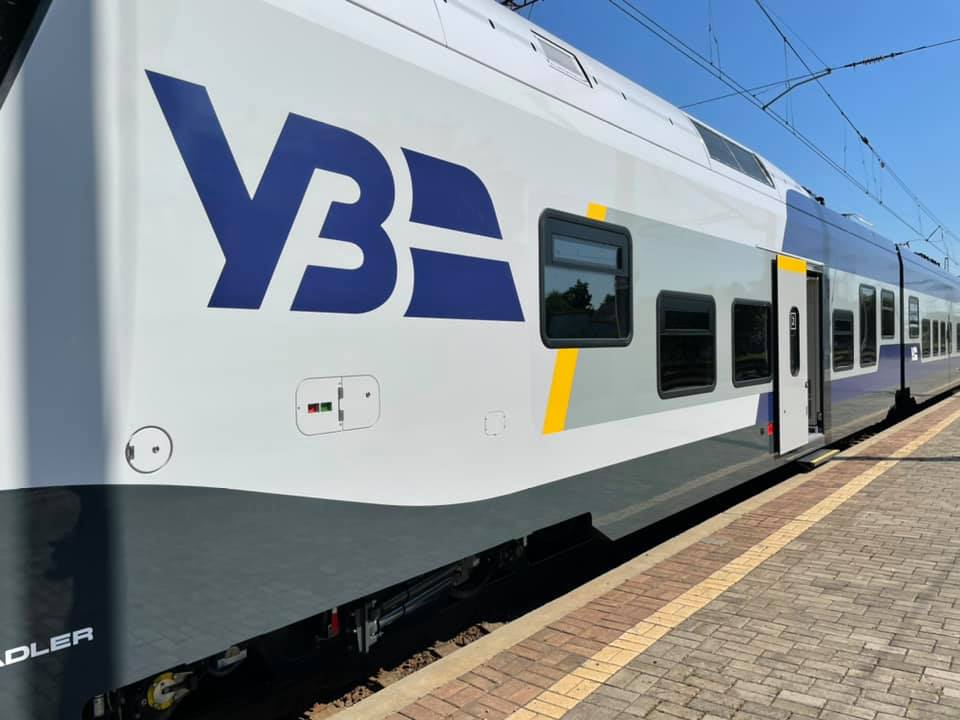 "Удобные сиденья, нормальные туалеты, места под велосипеды": как выглядят поезда, которые могут заменить электрички в Харьковской области фото 2 1