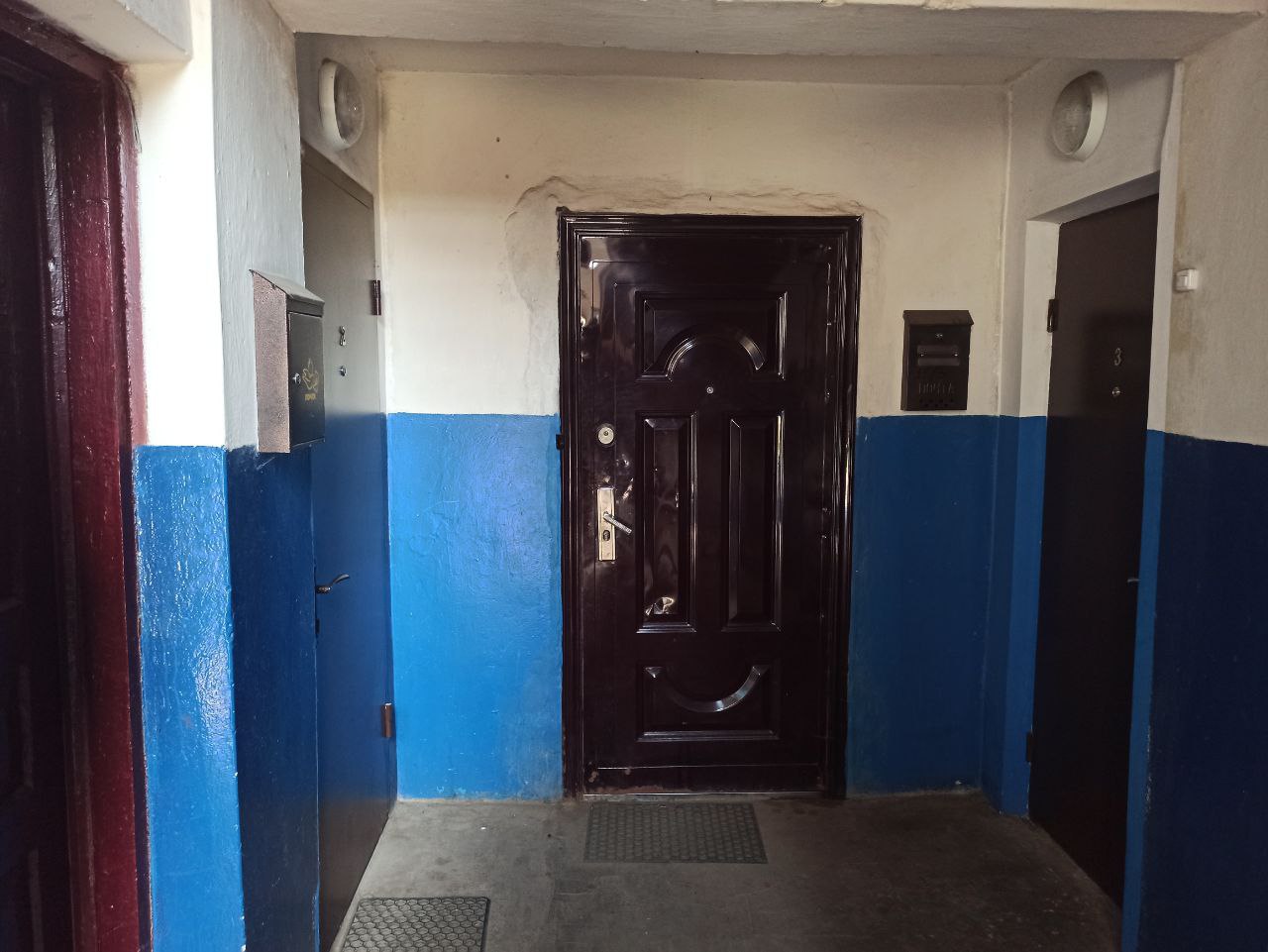 Квартира, в которой живет подозреваемый в убийстве 13-летний подросток. Фото: Newsroom/Роман Шупенко