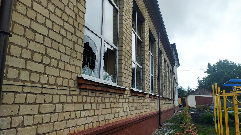 Замкнуло электропроводку: под Харьковом &mdash; масштабный пожар в школе фото 4 3