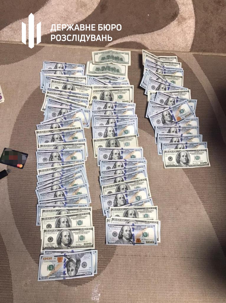 Брали от 5 до 10 тысяч: полицейский из Харькова оказался замешан в продаже разрешений на оружие фото 2 1