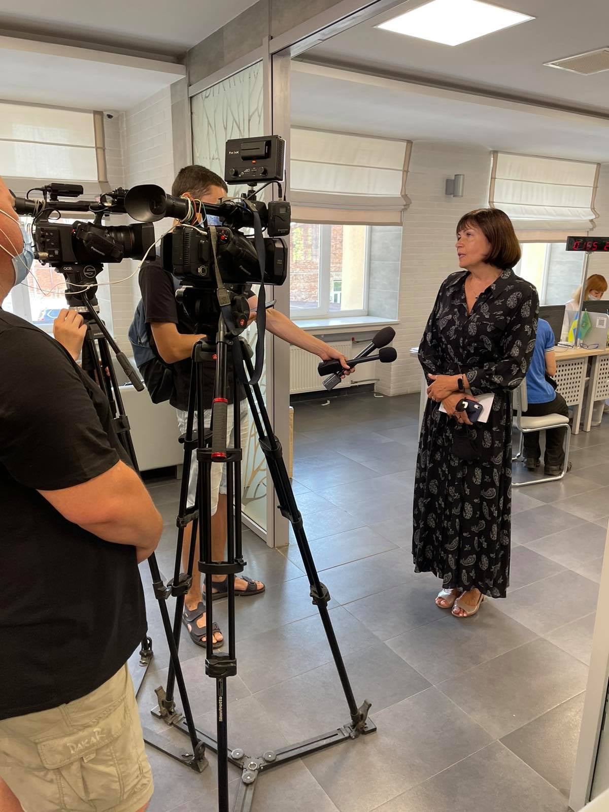 За субсидией — в смартфон:  в управлениях соцзащиты Харькова стали принимать документы через  приложение фото 3 2