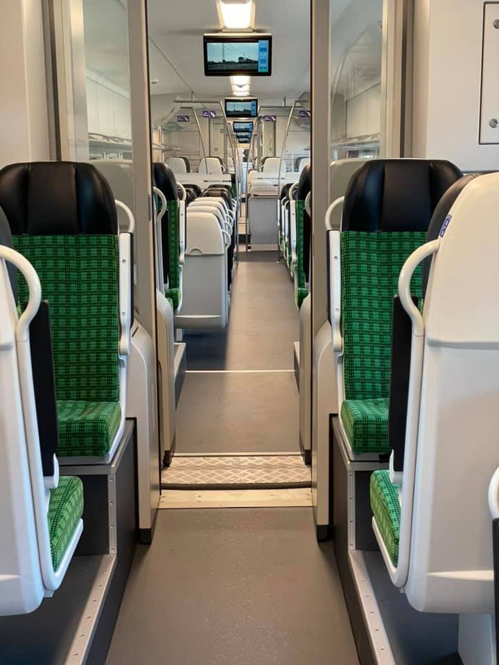 "Удобные сиденья, нормальные туалеты, места под велосипеды": как выглядят поезда, которые могут заменить электрички в Харьковской области фото 5 4