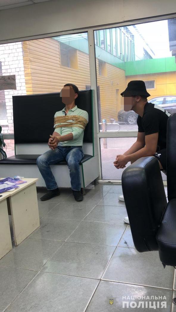 Похищали и издевались: в Харькове будут судить банду, которая "выбивала" деньги у студентов и иностранцев.